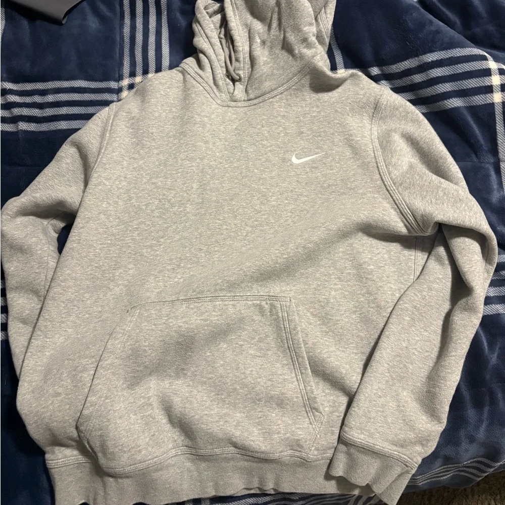 Nike Men's Light Gray Hoodie - Picture 1 of 2